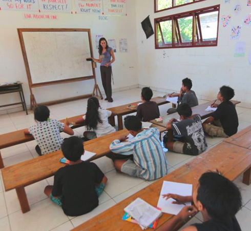 volunteering in bali teaching english classroom