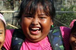 volunteer in bali sponsoring balinese children mia