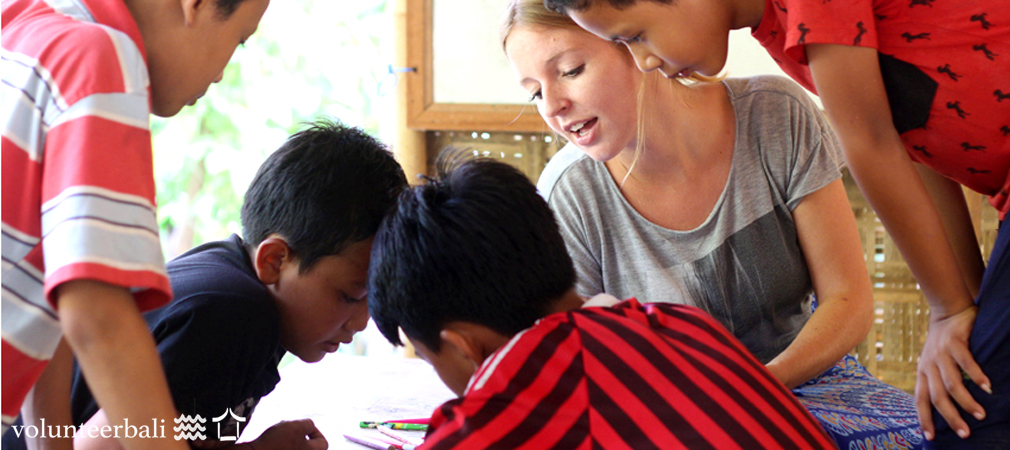 volunteer in bali teaching english village